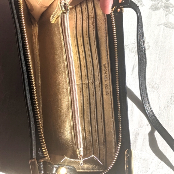 Michael Kors Black Soft Leather Evening Purse. Built in wallet inside.  Like New - Picture 4 of 7